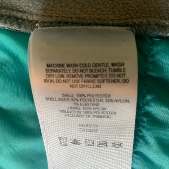 Columbia water resistant vest XS/TP Fit size 6 to 8 (44 to 51 pounds) - Picture 5 of 5